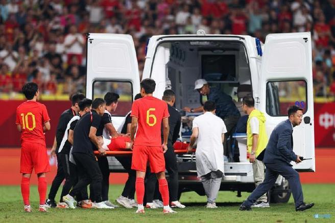 国足球员李帅严重受伤