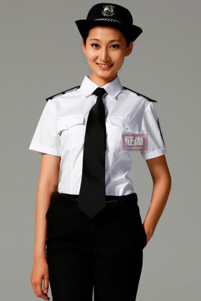 女保安白色制服