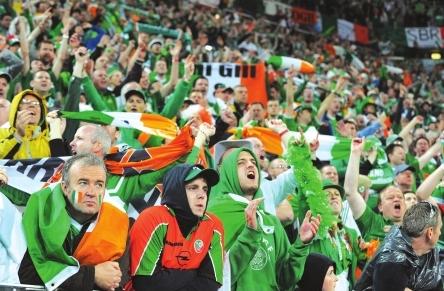 爱尔兰球迷高歌